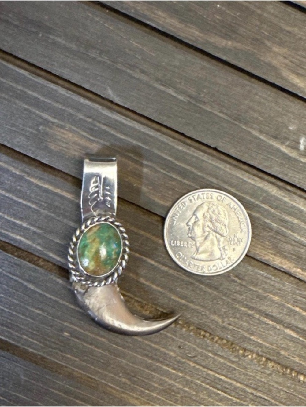 Evans green turquoise and black bear claw pendant - Picture 2 of 5